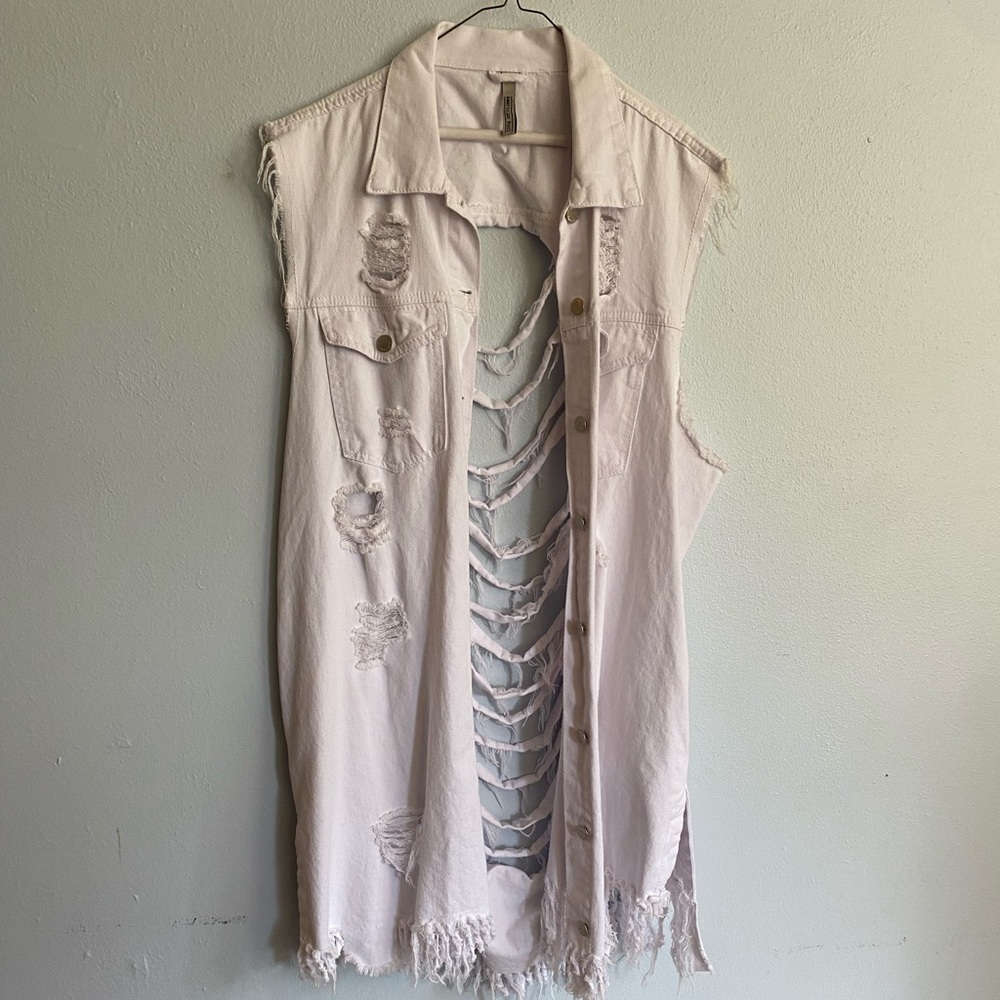 🔥🔥Distressed Denim Vest with POCKETS🔥🔥